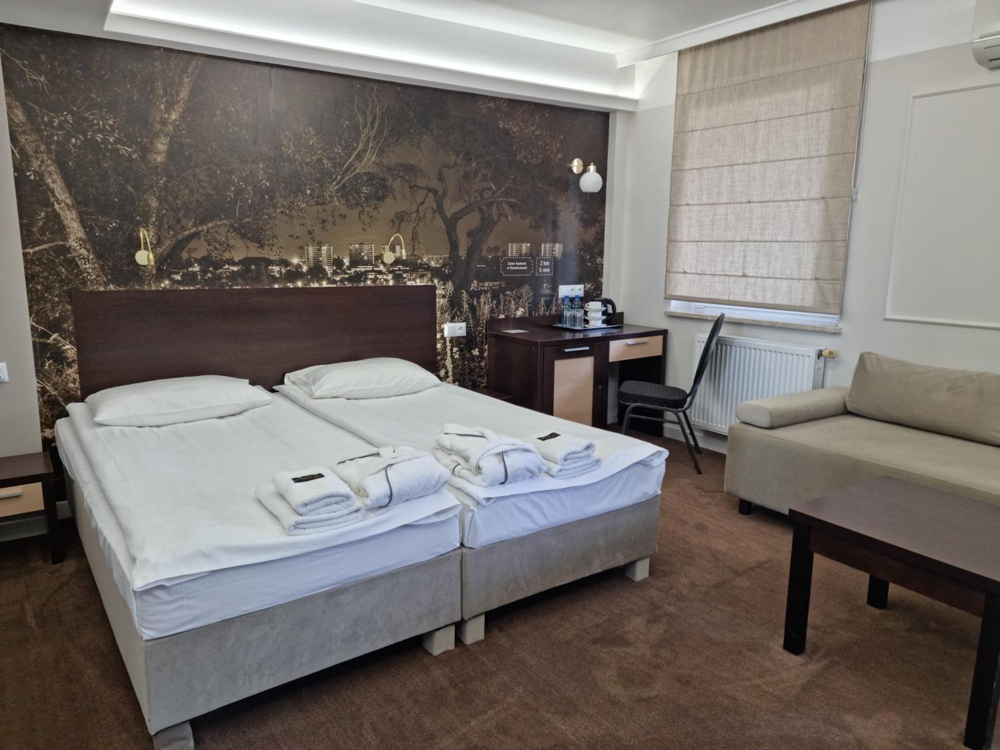 Hotel Senator Konferencje & Spa Стараховице Экстерьер фото