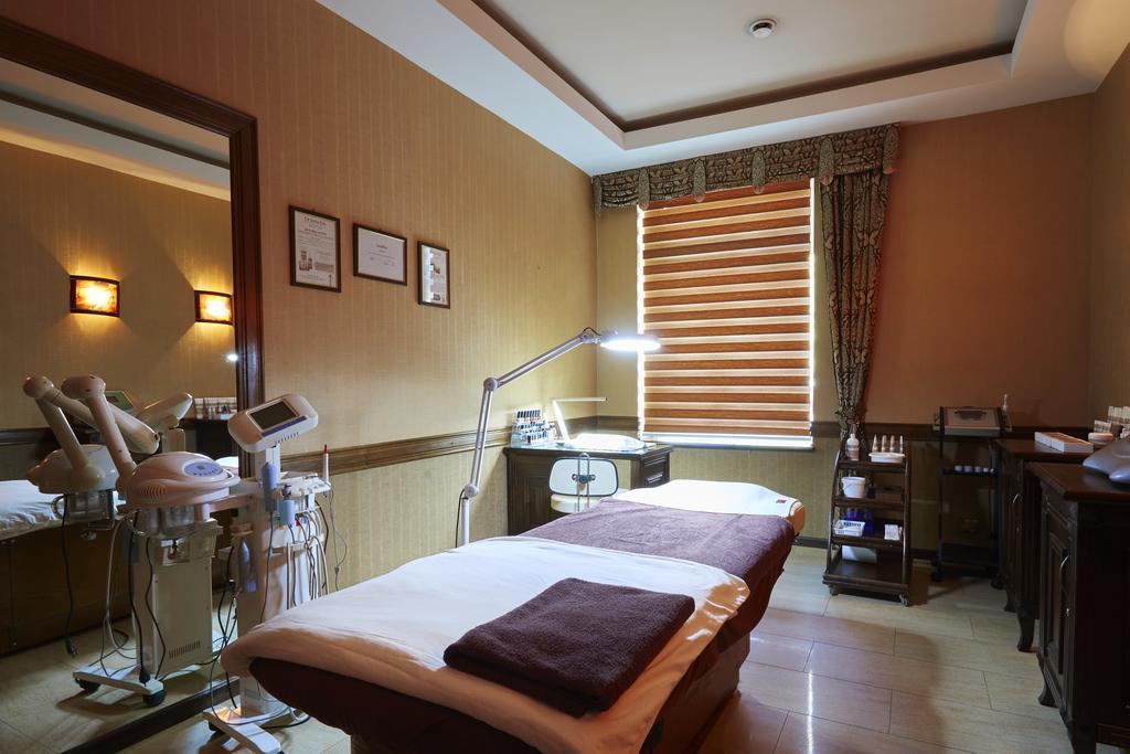 Hotel Senator Konferencje & Spa Стараховице Экстерьер фото